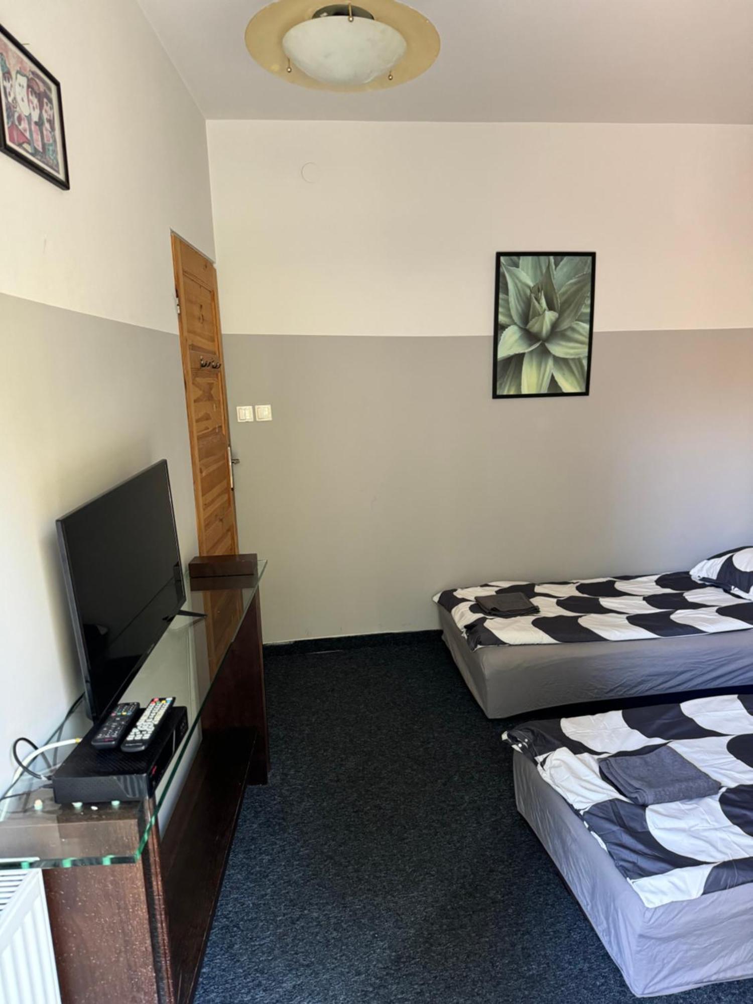 Wilanowska Hostel Varsó Kültér fotó