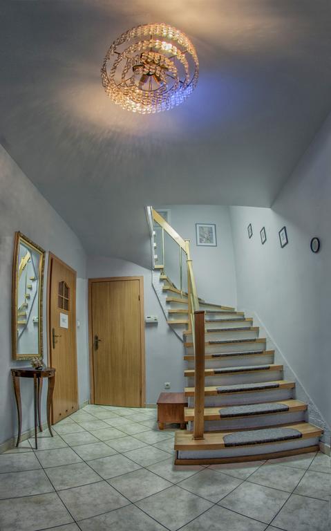 Wilanowska Hostel Varsó Kültér fotó
